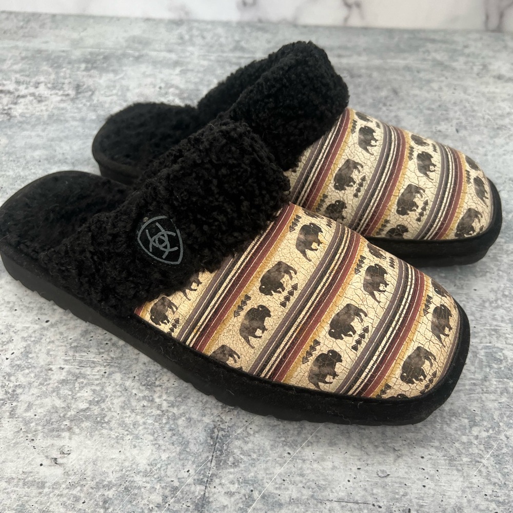 Ariat Buffalo Patterned Sherpa Scuff Slippers